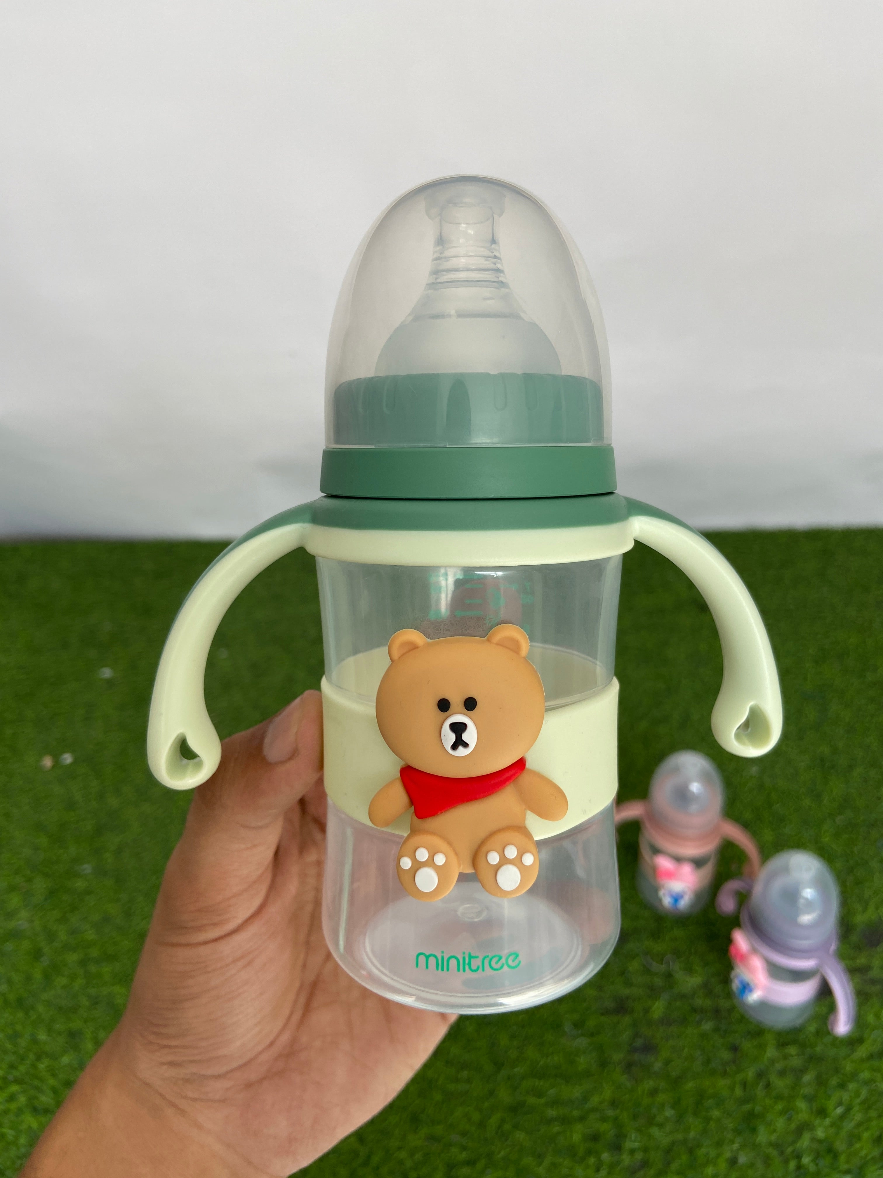 FE196-Bear baby feeding bottle 210ML