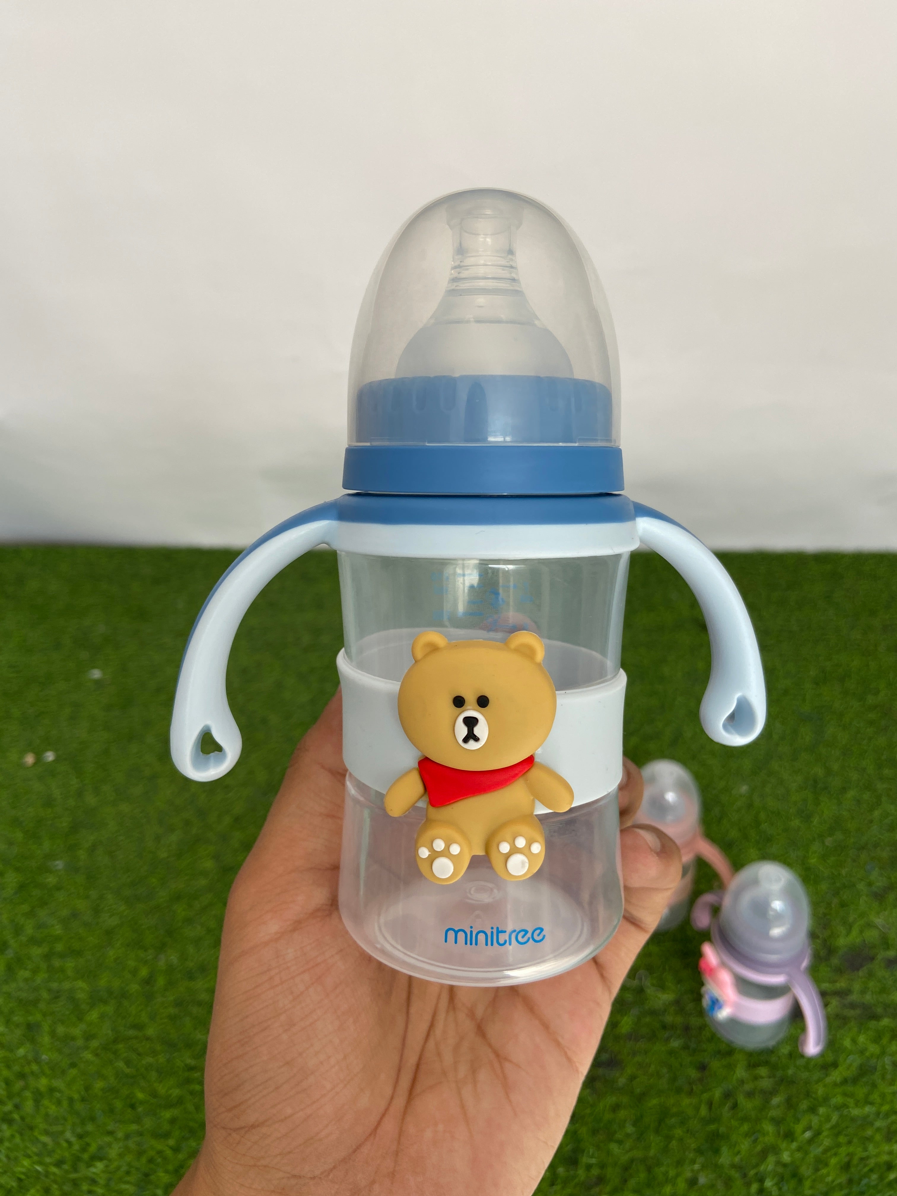 FE196-Bear baby feeding bottle 210ML