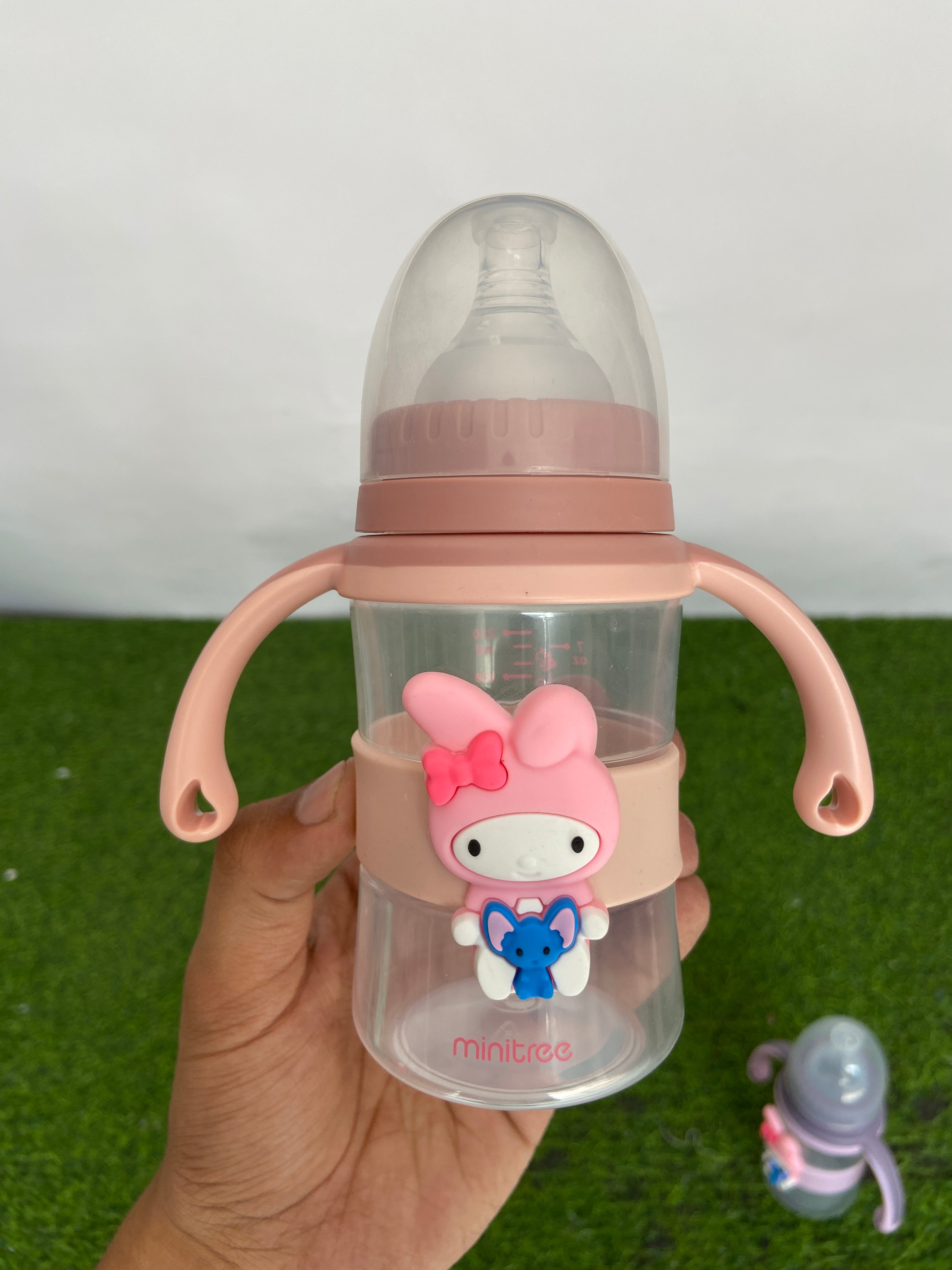 FE196-Bear baby feeding bottle 210ML
