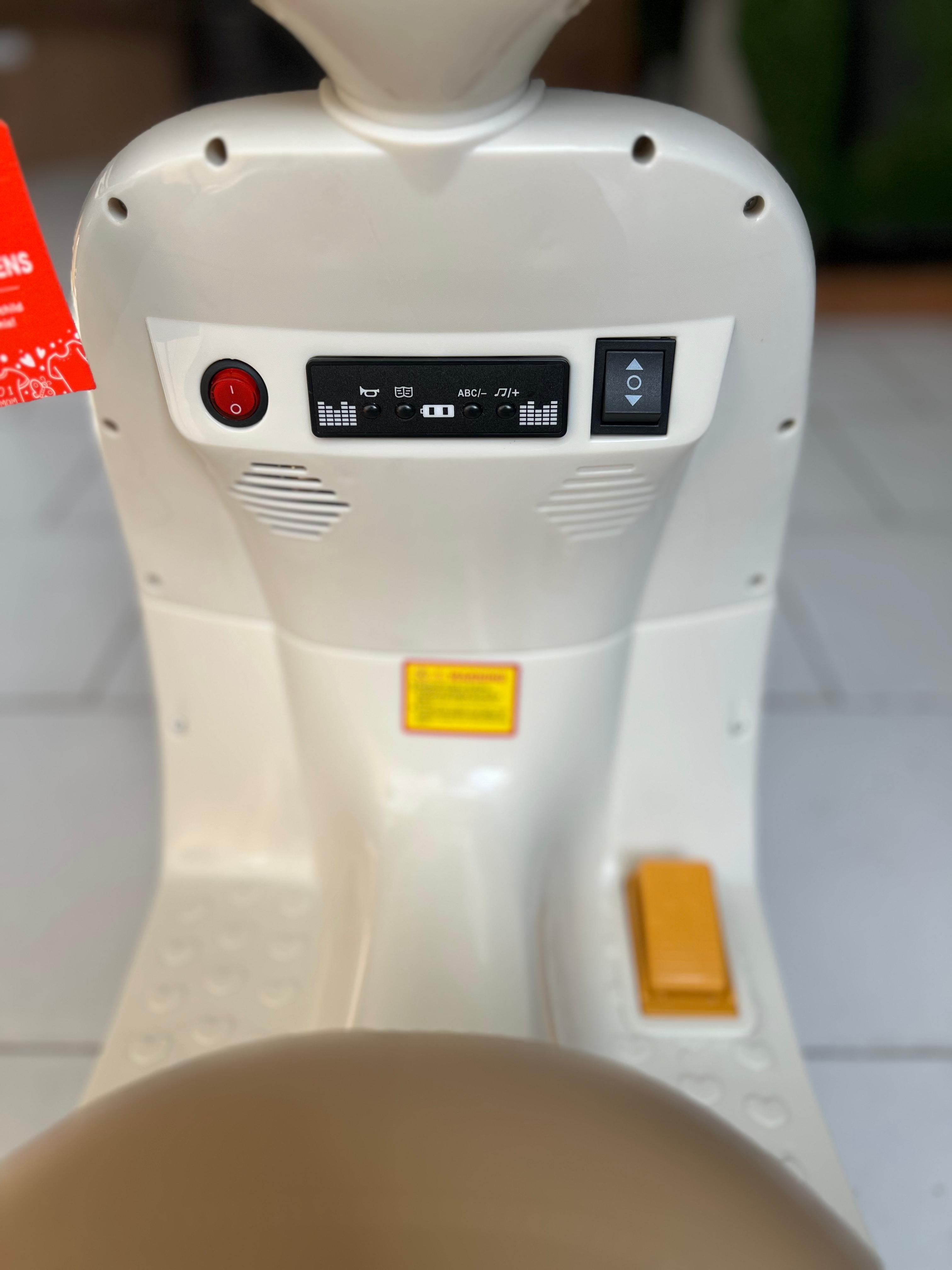 Vintage Battery Operated Vespa Scooter For Kids-M6188